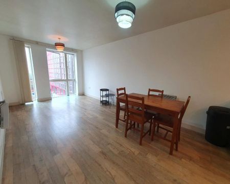 1 bedroom flat to rent - Photo 2