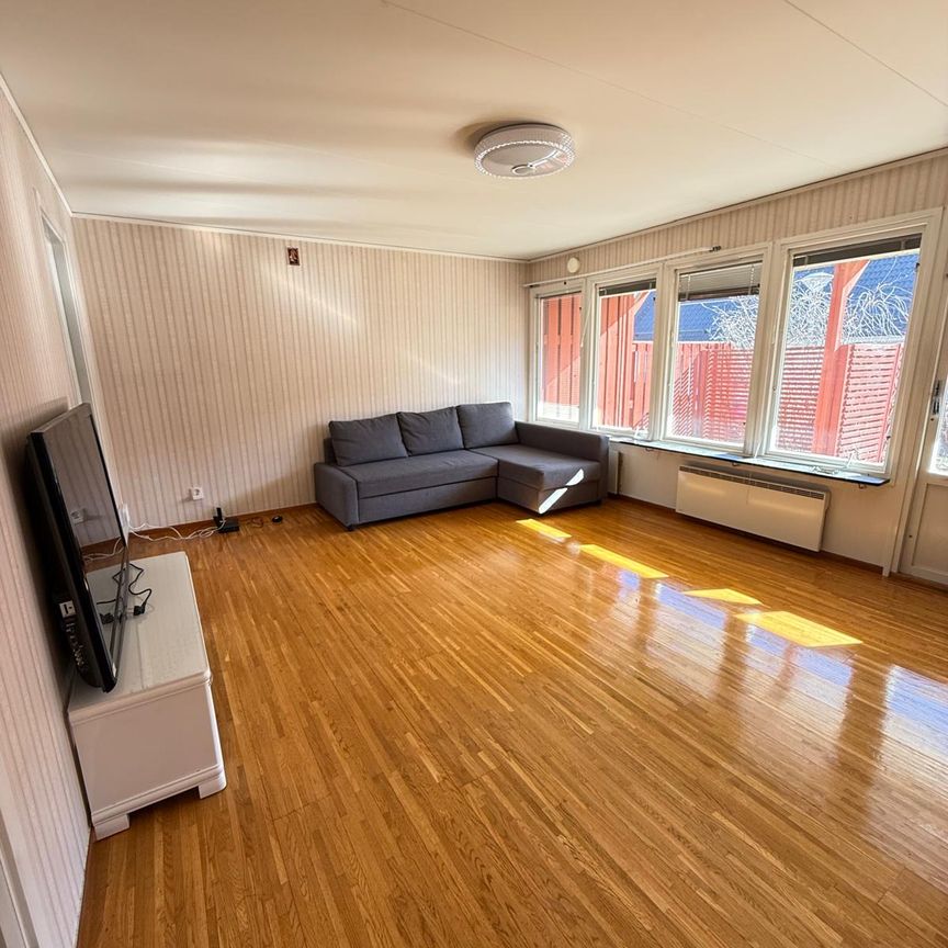 4:a Radhus i Södertälje - Photo 1