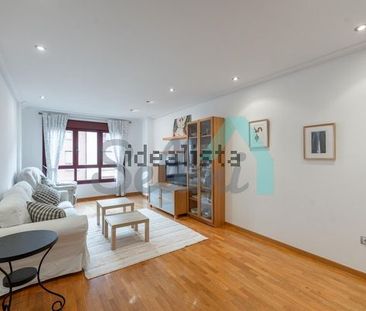 Alquiler de piso en Calle Juan Uría Riu - Photo 2