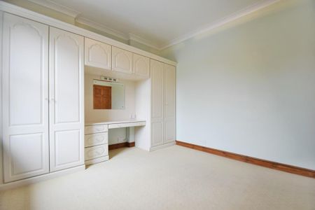 4 bedroom house - terraced - Photo 5