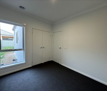 Spacious Living with Modern Comforts - Photo 3