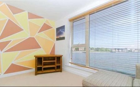 Barry, CF62 - Photo 5