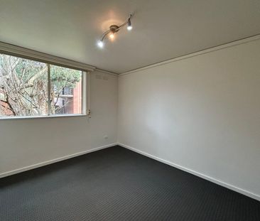 Low maintenance unit - Photo 2