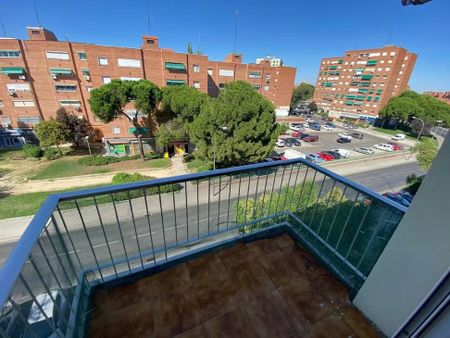 Calle de Alcocer, Madrid, Community of Madrid 28041 - Photo 4