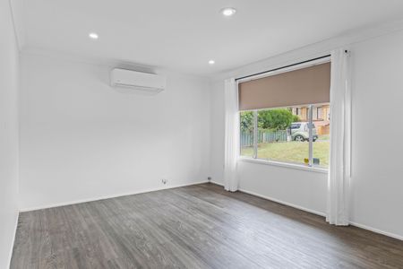 Spacious Family Home in Quiet Pocket of Ambarvale - Photo 2