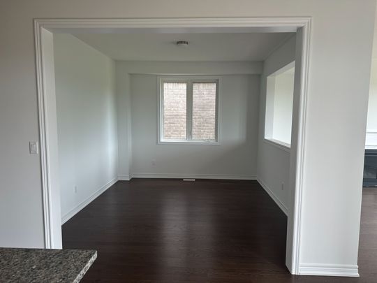 For Lease - 136 Thicketwood Avenue, Barrie, Ontario - Photo 1
