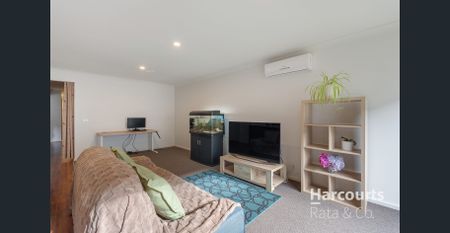 Stylish Living with Everyday Convenience at Your Doorstep - Photo 3