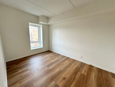 Lys 3-værelses lejlighed med altan i Nørresundby - Photo 5