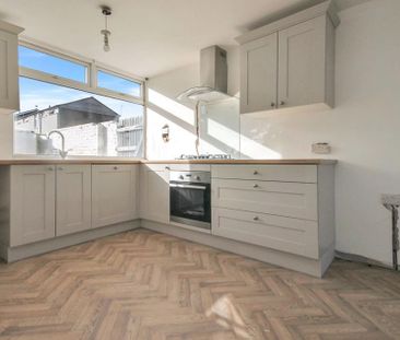 3 bedroom terraced house to rent - Photo 3