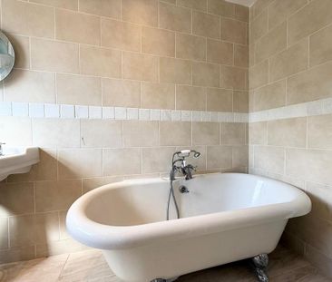 3 bedroom semi-detached house to rent - Photo 2