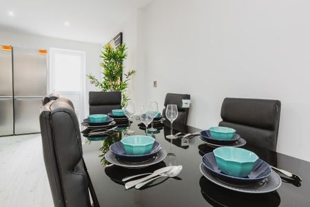 6 bedroom house to rent - Photo 4