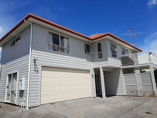 modern living in great location - Photo 1