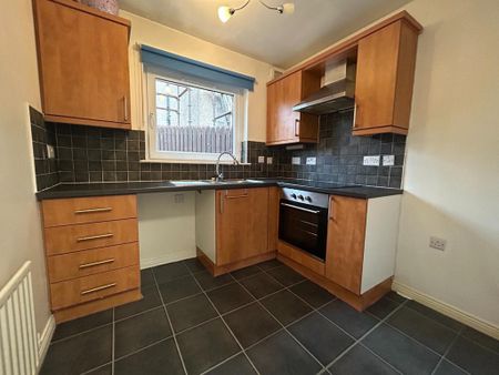 3 bedroom semi-detached house to rent - Photo 5