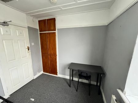 5 Bed Terraced House, Mackie Road, BS34 - Photo 5