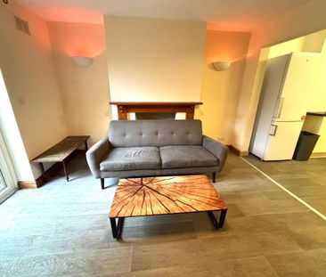 4 bedroom terraced house to rent - Photo 1