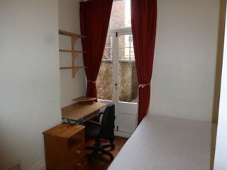 Room in Student House to let - Portsmouth Uni - Photo 2
