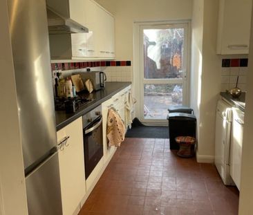 Room in a Shared House, Salisbury Road, RG30 - Photo 4