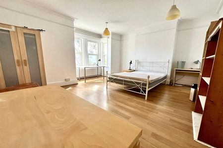 Westcourt Road, Worthing - Photo 2