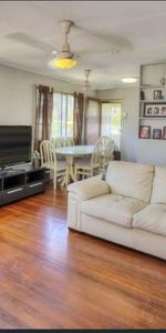 Convenient 4-Bedroom House in Prime Location - Photo 4