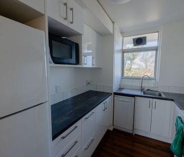 Cosy apartment with amazing views in Maupuia - Photo 1