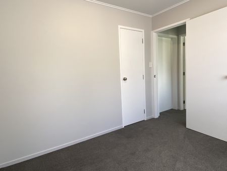 Immaculate 2 Bedroom Unit - Photo 2