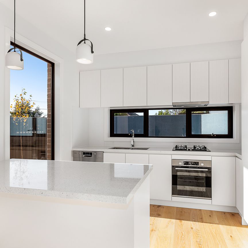 19 Cecil Street, Bentleigh East VIC 3165 - Townhouse For Rent | Domain - Photo 1