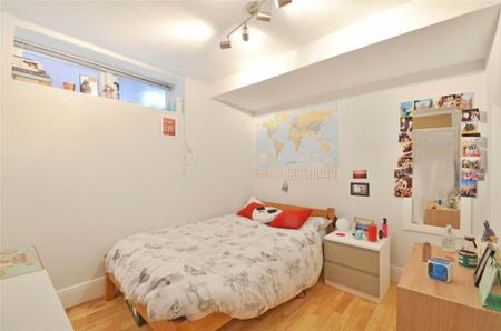 3 bedroom flat to rent - Photo 3