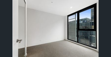Charming 2 Bedroom Apartment in Great Location! - Photo 2