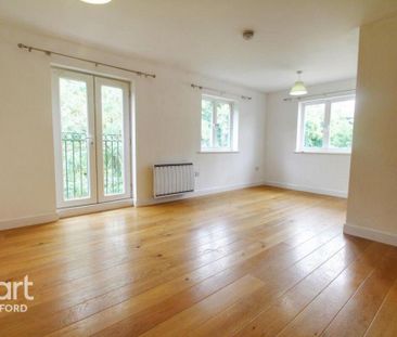 2 bedroom flat to rent - Photo 2