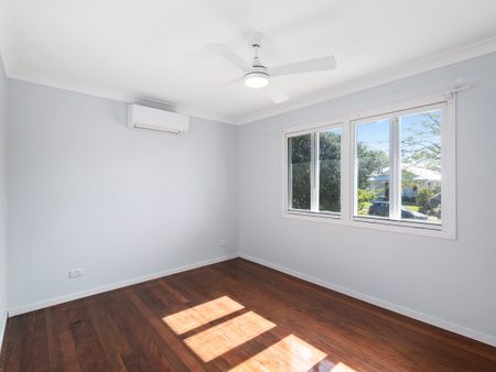 Charming, Spacious & Ideally Located – The Perfect Place to Call Home - Photo 2