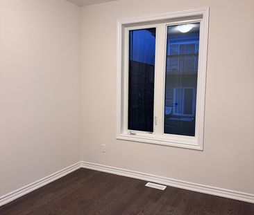 For Lease - 13 Bannister Road Unit# Main Floor, Barrie, Ontario - Photo 3