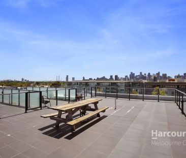 Embrace the Bay: Modern Port Melbourne Living! - Photo 1