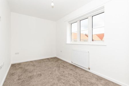 2 bedroom semi-detached house to rent - Photo 5