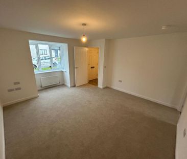 3 bedroom flat to rent - Photo 2