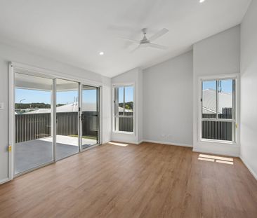 Premium, state-of-the-art contemporary duplex - Photo 3