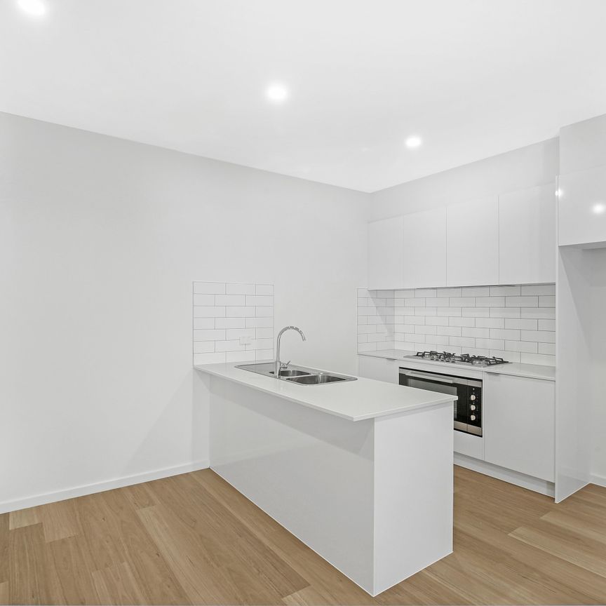13 Glisten Way, Craigieburn VIC 3064 - Townhouse For Rent | Domain - Photo 1