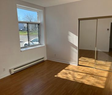 305 Rue Laviolette, app.109, J7Y 4H7, J7Y 4H7, Saint - Photo 6