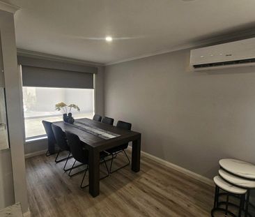 STYLISH, FULLY RENOVATED UNIT IN A GREAT LOCATION! - Photo 3