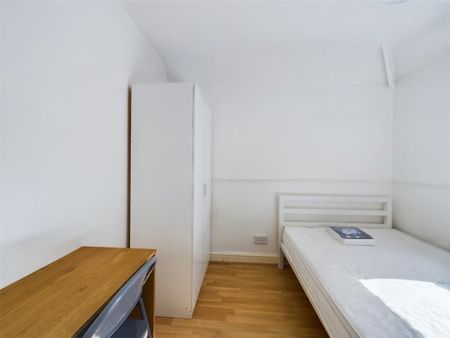 Colbourne Avenue, Brighton - Photo 2