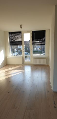 Te huur: Appartement Burgemeester van Hooffln in Veldhoven - Photo 2