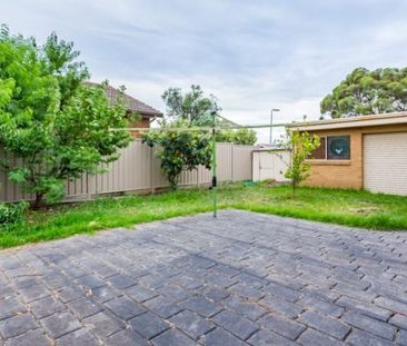 Please contact catie@sweeneyea.com.au for private inspections. - Photo 2