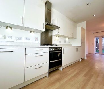 4 bedroom townhouse to rent - Photo 5