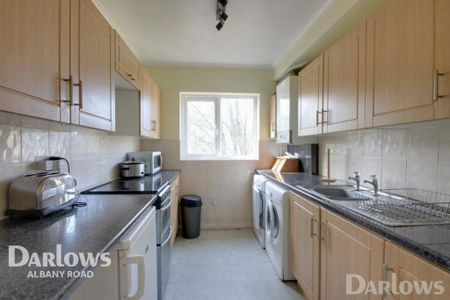 2 bedroom flat to rent - Photo 5