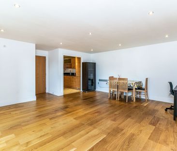 2 bedroom apartment to rent Alexander House, Royal Quarter, KT2 - Photo 4