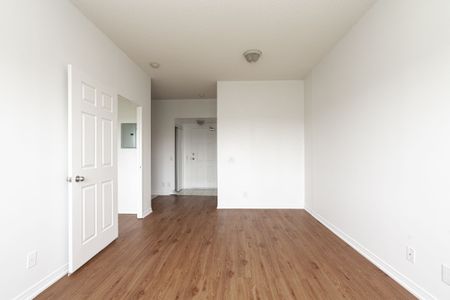 333 Sidney Belsey Cres. - Photo 4