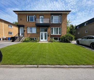 Grand 4½ à louer | Hors zone inondable | Grande cour privée | 2 sta... - Photo 3