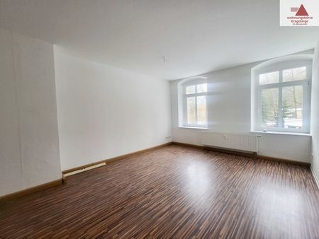 Geräumige 3-Raum-Familienwohnung im Grünen - Krumhermersdorfer Straße in Zschopau! - Photo 4