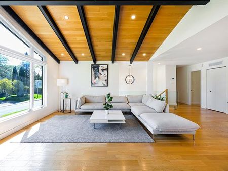 440 Montrose Drive - Photo 2