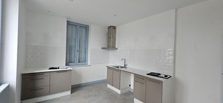 Location Maison 5 pièces 91m² PRIVAS 07000 - Photo 2