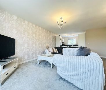 35, Broadlands Gardens, Pudsey, West Yorkshire, LS28 9GD - Photo 4
